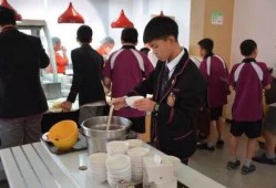 天津食堂爆料者境况最新,勇敢揭露真相，遭遇困境与支持并行